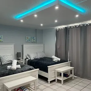 Isla Puerto Rico, Two Full Beds , San Juan Puerto Rico